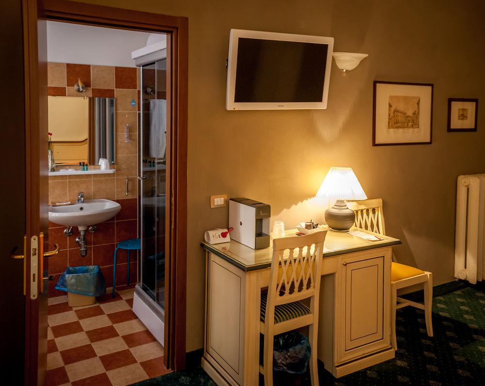 Hotel Astoria Cremona Exteriör bild