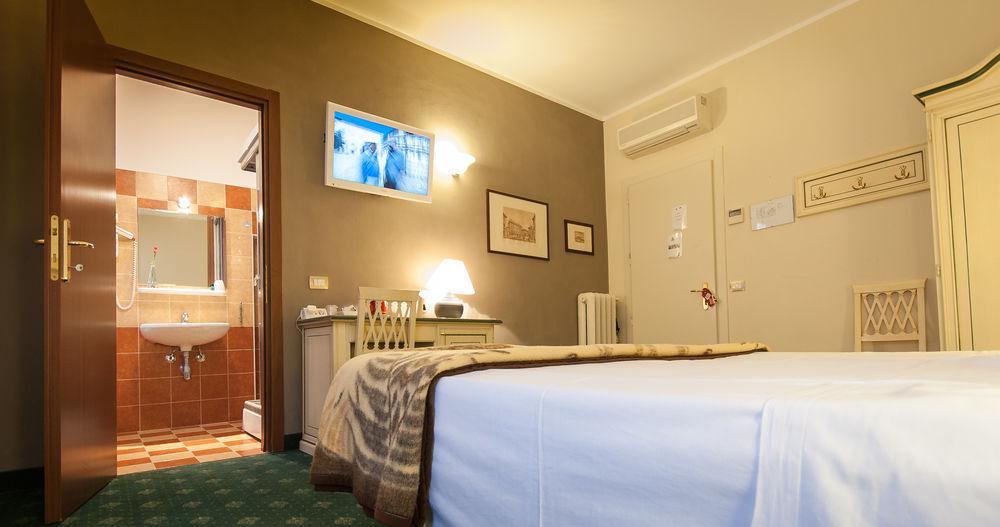 Hotel Astoria Cremona Exteriör bild