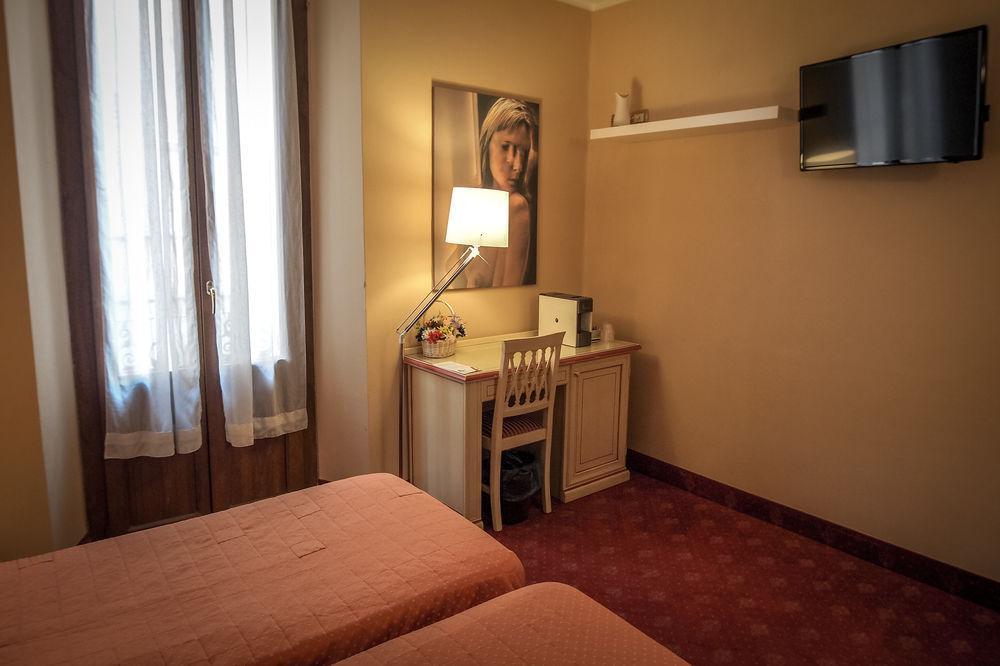 Hotel Astoria Cremona Exteriör bild